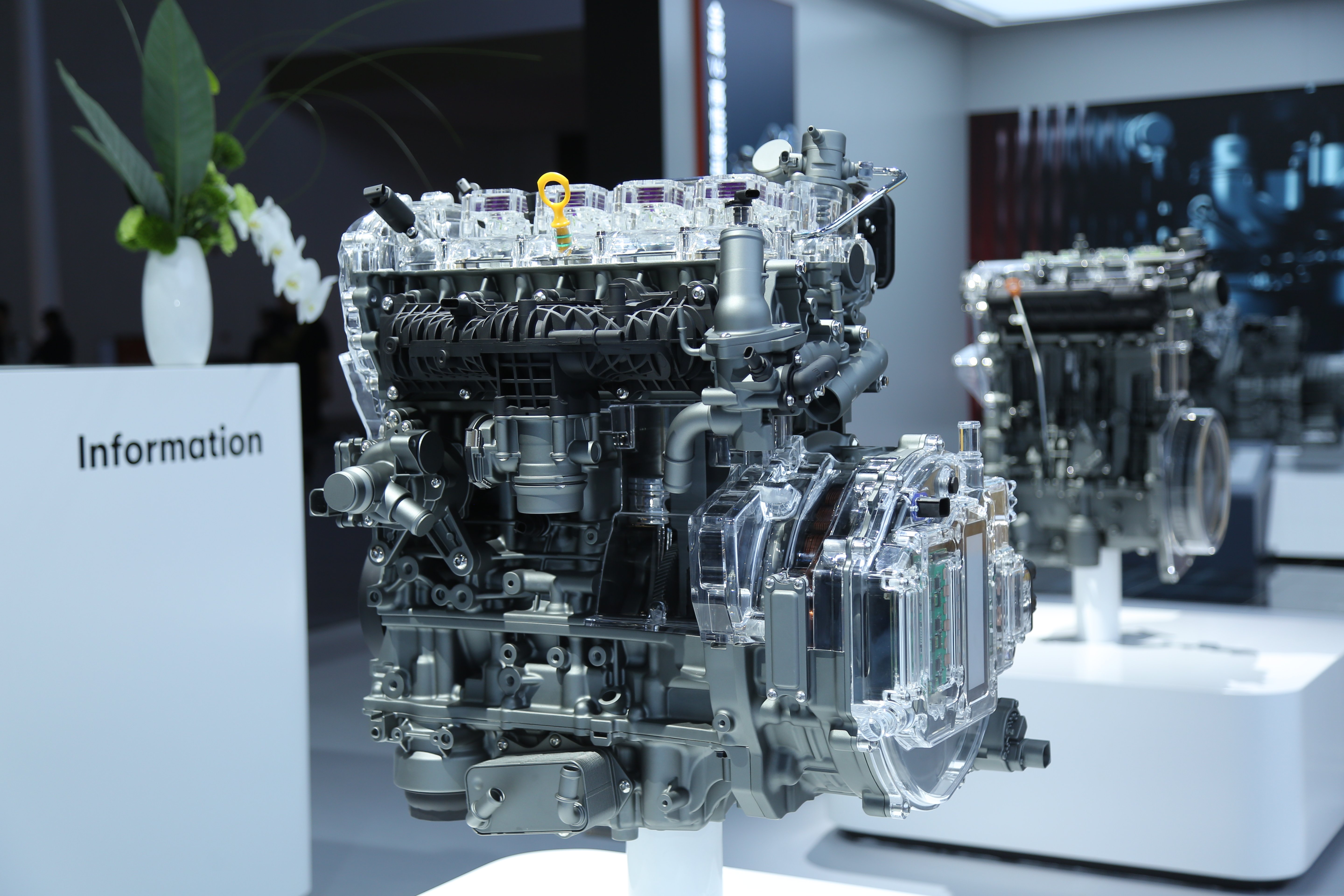 The HORSE D20 Methanol powertrain on display at Beijing Auto Show 2026
