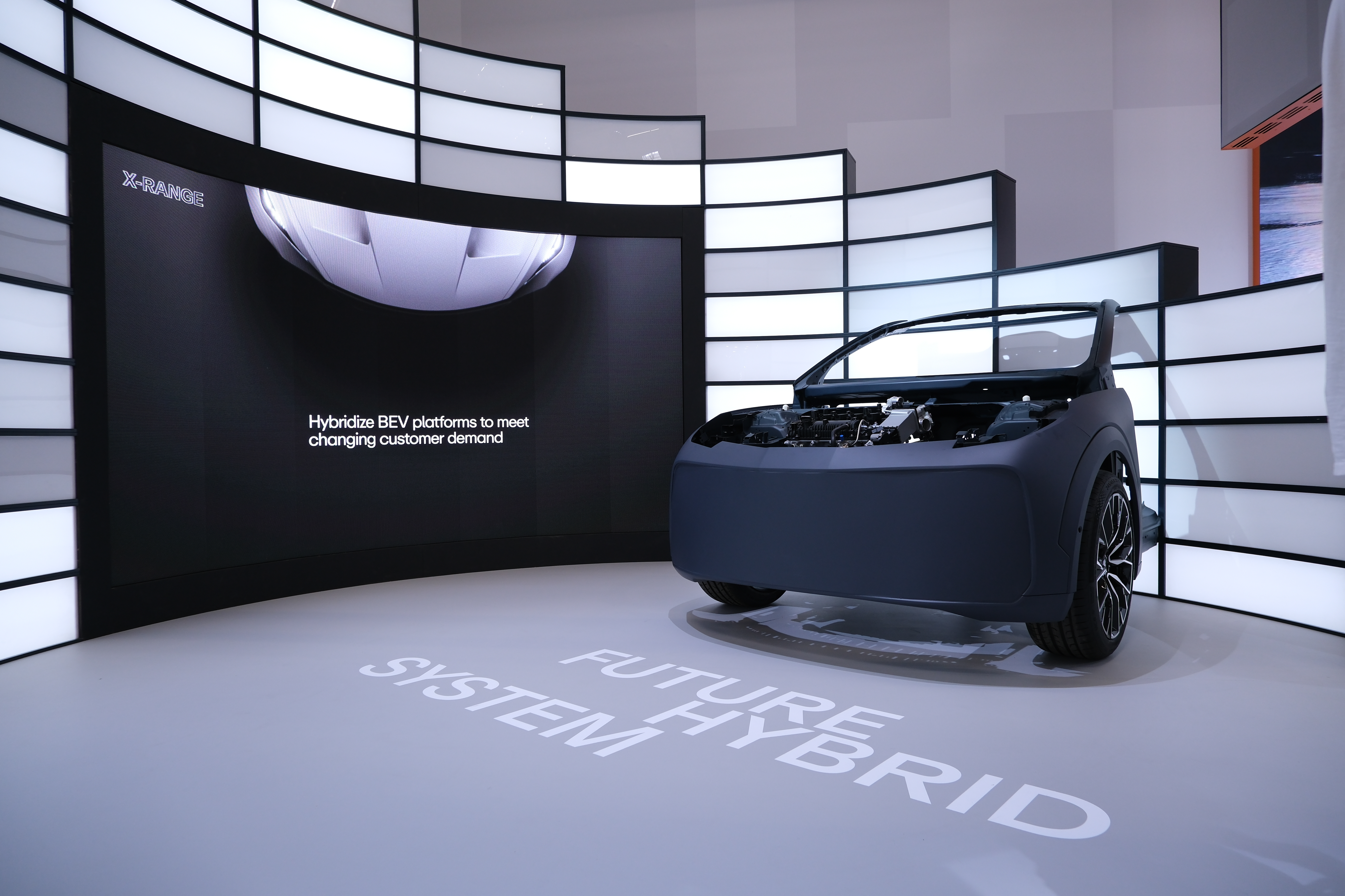 Summit Racing Powertrain Table Horse Powertrain at IAA Summit 2025 | Innovation in Powertrain Technology