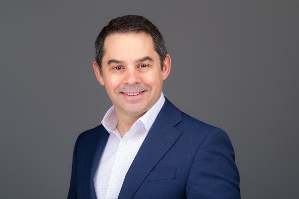 Head and shoulders portrait picture of Horse Powertrain Chief HR Officer Juan Ferrera