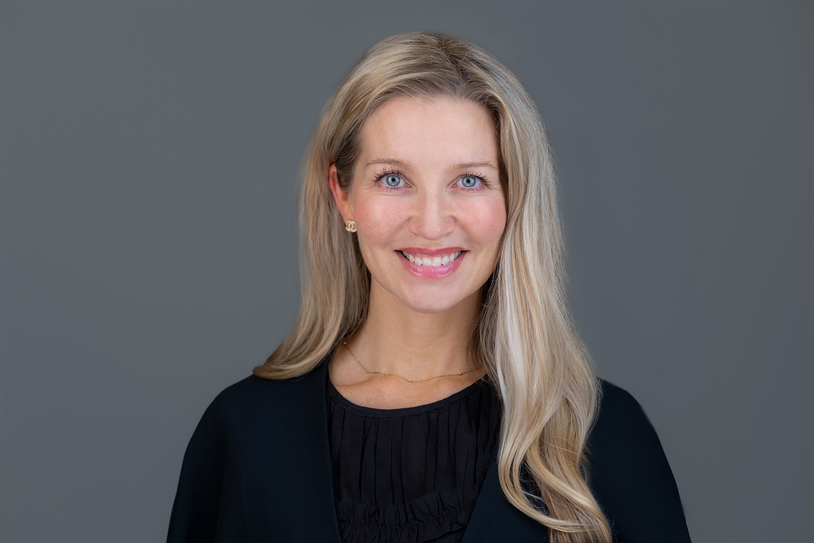 Head and shoulders portrait picture of Horse Powertrain Chief Communications and Public Affairs Officer Helene Carlson