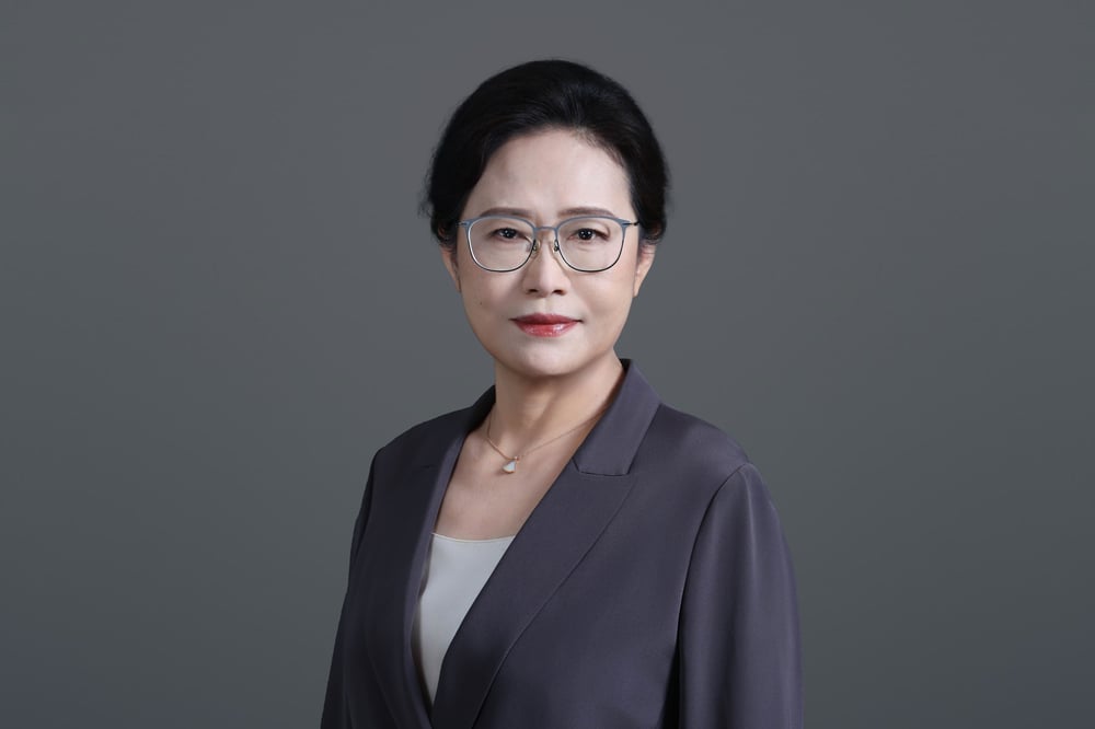 Head and shoulders portrait picture of Horse Powertrain CEO of Aurobay Technologies division Ruiping Wang